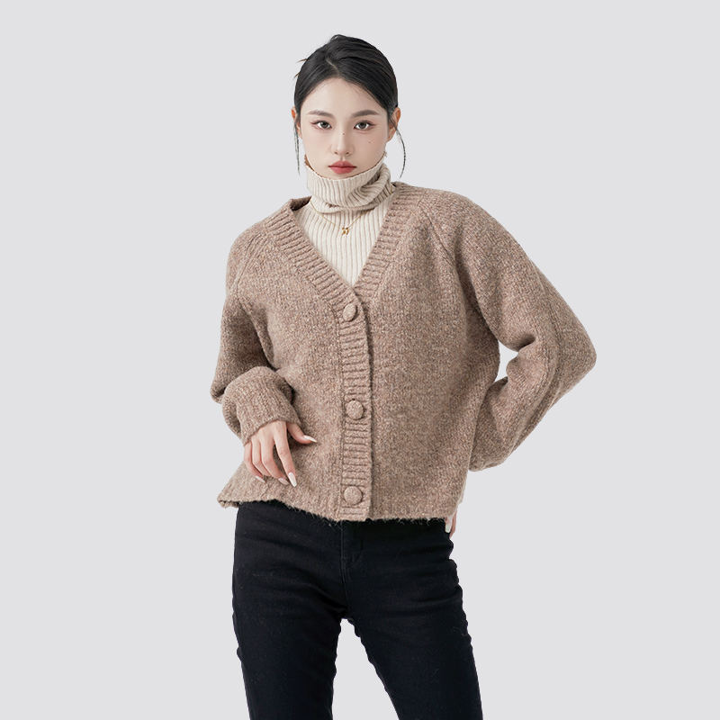 Soft and waxy knitted cardigan