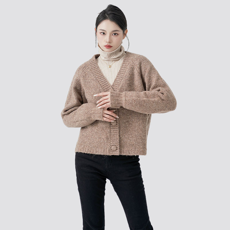 Soft and waxy knitted cardigan