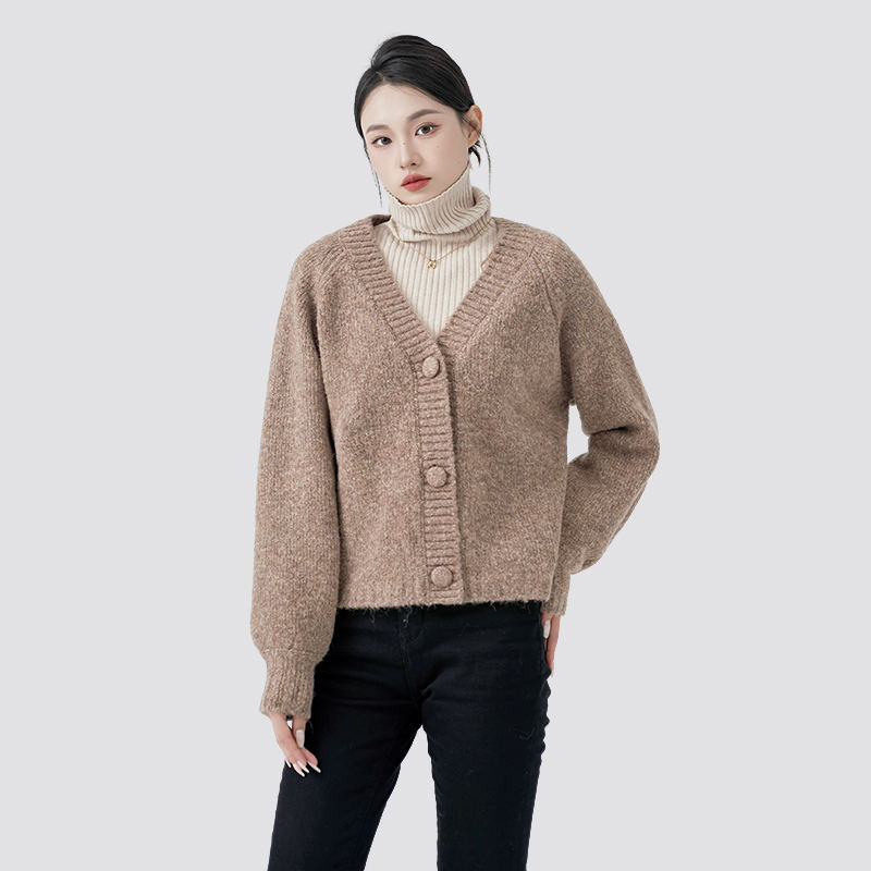 Soft and waxy knitted cardigan