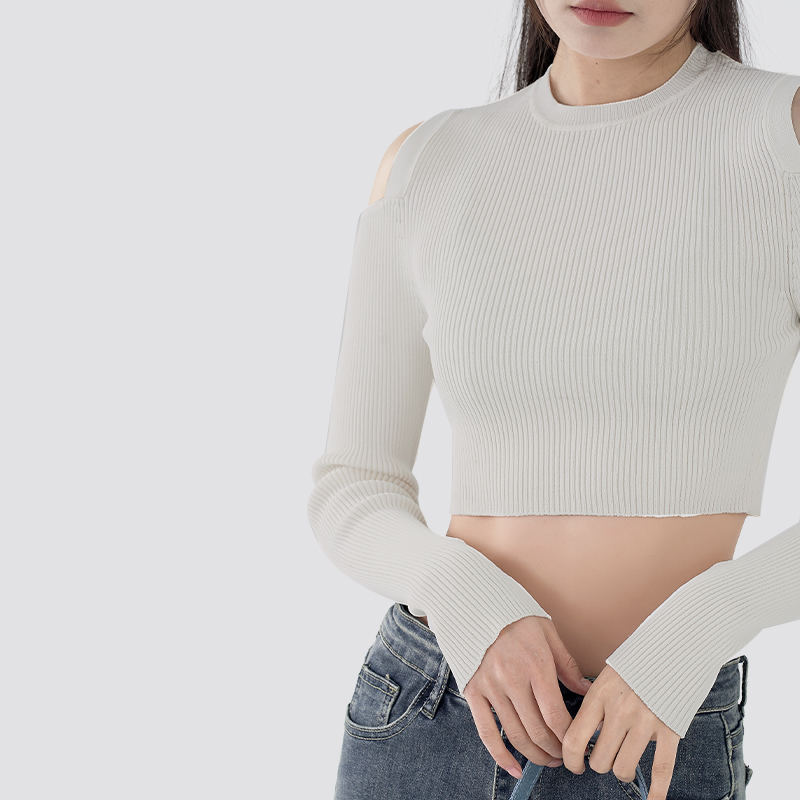 Women off white slim fit Knitted Pullover Cropped Sweaters