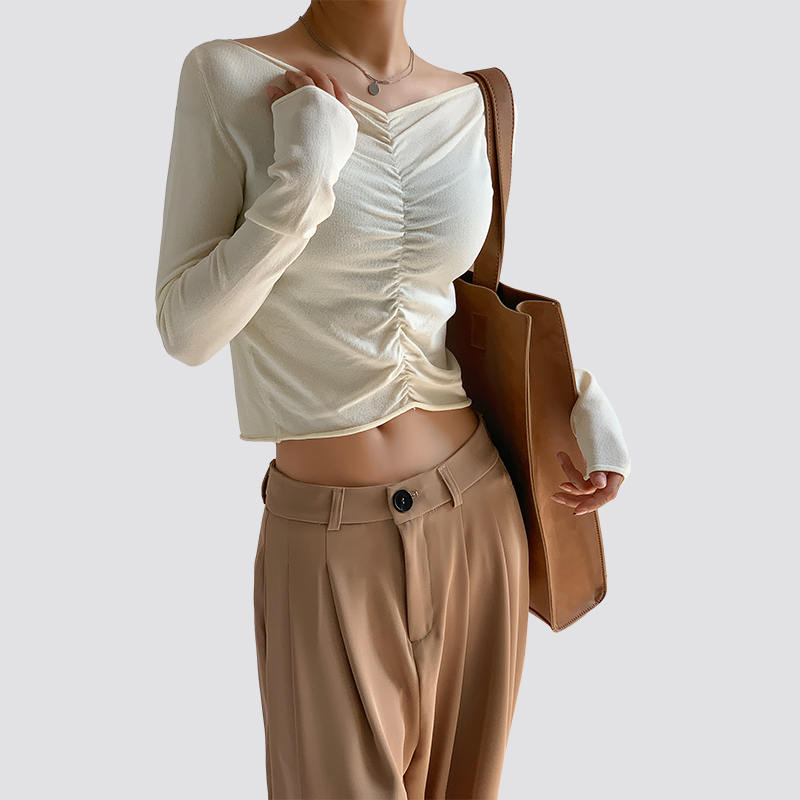 Ladies White Light and Loose Navel Exposed Long Sleeve Knitted Pullover