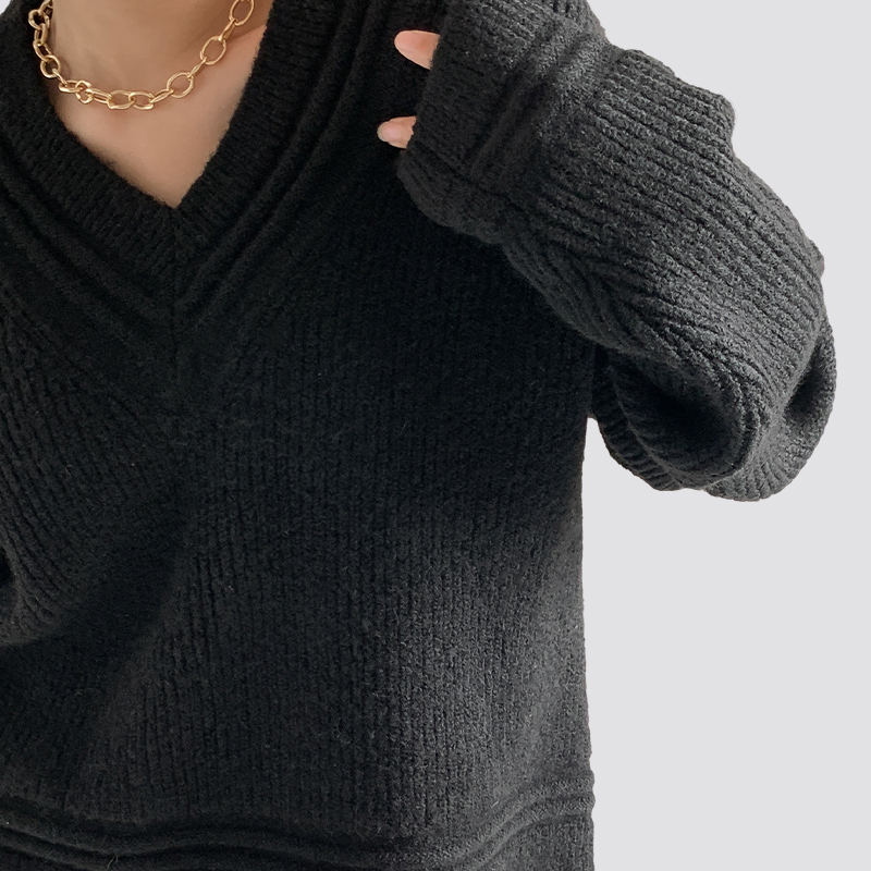 Women black ribbed loose V-neck long-sleeved sweater