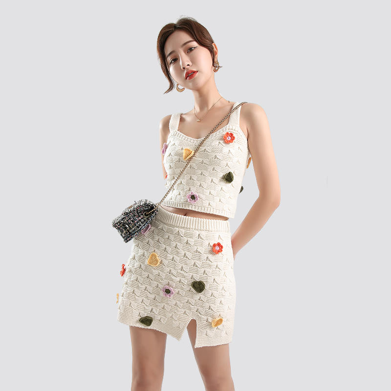 Off-white knitted camisole and skirt two-piece set