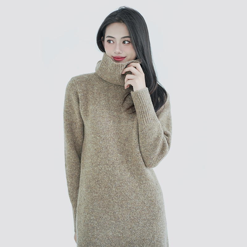 Brown turtleneck knitted long skirt